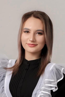 Яна Олеговна Ларина